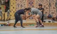 زارع با دیدن سرشاخ شدن قاسمپور و دبیر انگشت‌هایش را خورد!
