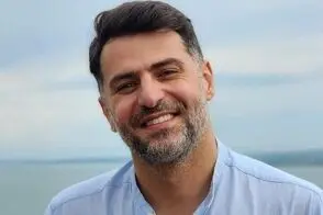 واکنش پدر علی ضیا به قطع همکاری تلویزیون با پسرش