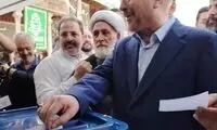 عکسی از پدر و مادر قالیباف در مسجد سفلی طرقبه