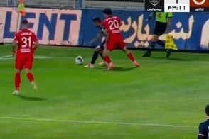 تراکتور - پرسپولیس در یک لحظه فوتبال آمریکایی شد