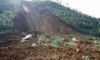 لحظه وحشتناک نابود شدن یک کوه بر اثر رانش زمین