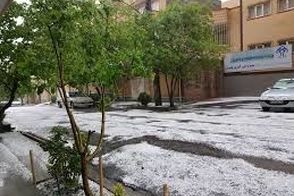 خیابان‌های تبریز سفیدپوش شد!
