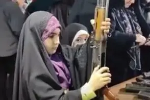 رکورد عجیب دختر نوجوان در بازوبست کلاشینکف