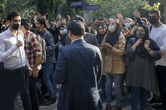 حرف‌های بحث‌برانگیزِ سخنگوی دولت جنجالی شد