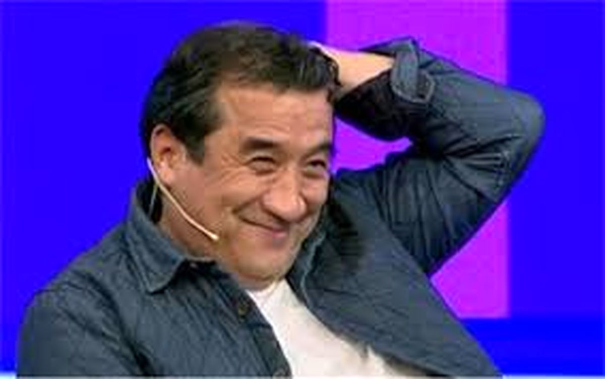 معاون صداوسیما تا کمر برای خداداد عزیزی خم شد!