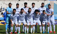 مصدومیت شدید هوادار ملوان به خاطر برخورد سنگ به سرش