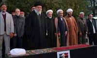 اقامه نماز رهبر انقلاب بر پیکر آیت‌الله امامی‌کاشانی