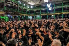 عزاداری باشکوه مردم با نوحه یزدی