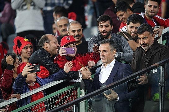 آوار انصاری‌فرد همچنان روی سر پرسپولیس!