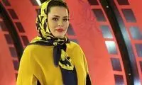 شوخی بامزه خانم بازیگر با یک گربه