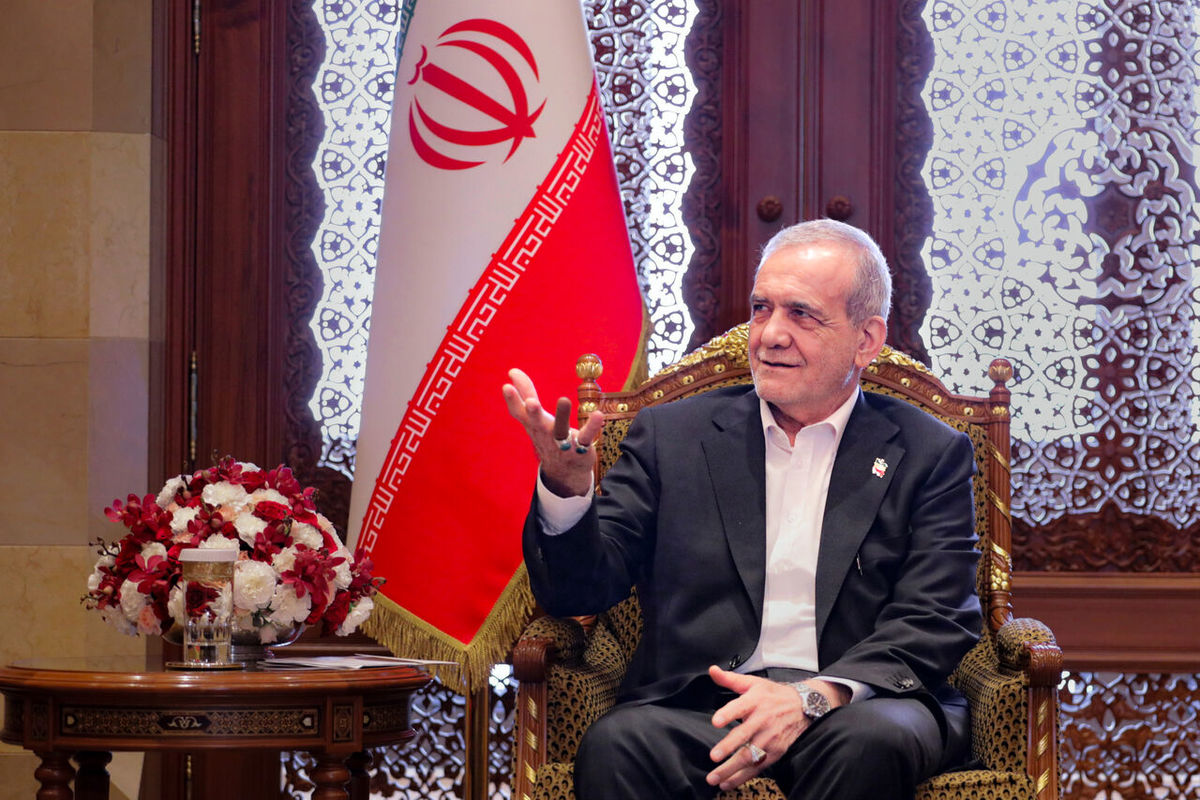 پزشکیان: با تحریم یا بدون تحریم، کشور را خواهیم ساخت
