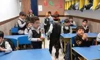 ویدئو بامزه از کاردستی خلاقانه یک پسر بچه در مدرسه