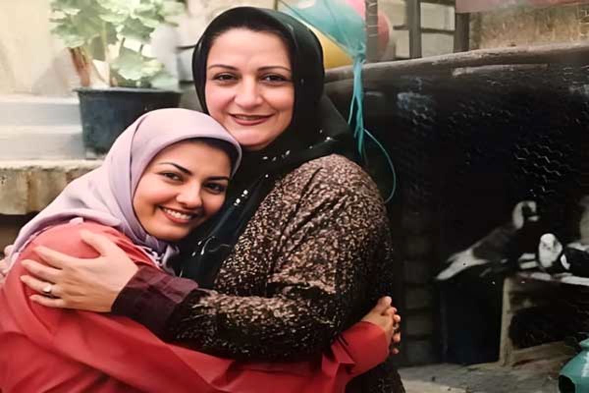  زیبایی منحربه‌فردِ مادر آناهیتا همتی در این تصویر جلب‌توجه کرد 