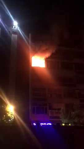 آتش‌سوزی مهیب در یک ساختمان در تهران
