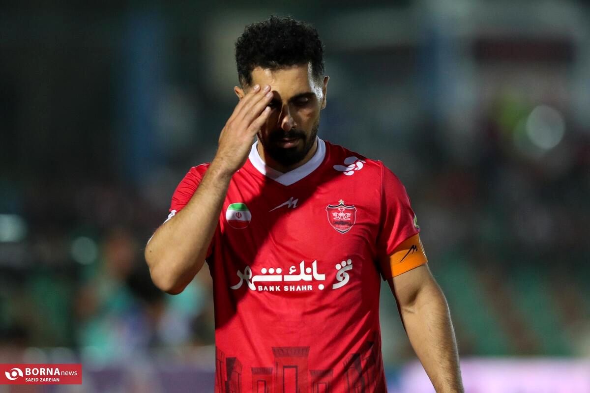 پرتاب سنگ هواداران استقلال به سمت عالیشاه