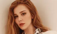 بدون شک او زیباترین بازیگر مو قرمزی ترکیه است!