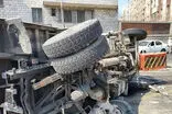 برخورد کامیونت با ۱۱ خودرو در بزرگراه یادگار امام