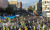 عکس خبرسازِ دو خانم در تجمع امروزِ میدان انقلاب