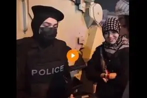 ذوق‌زدگی دختران از دیدن پلیسِ زن نوپو در میدان انقلاب