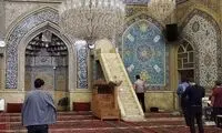 بنر نصب شده در یک مسجد جلب توجه کرد