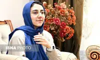 تصاویر؛ دختر رتبه یک کنکور همراه با خانواده‌اش