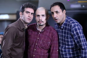 تصاویری از بازیگران لیسانسه‌ها در یک مراسم ختم
