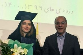 بهنوش طباطبایی با بادیگاردهایش دکترا گرفت!