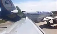  لحظه برخورد ۲ هواپیما در باند یک فرودگاه 