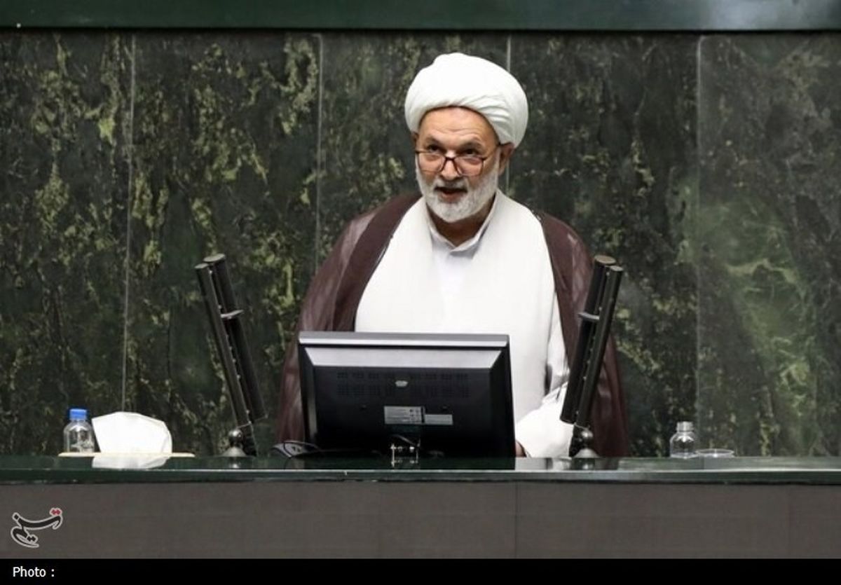 تلاش ناموفق نماینده قم پای تنور نان خبرساز شد