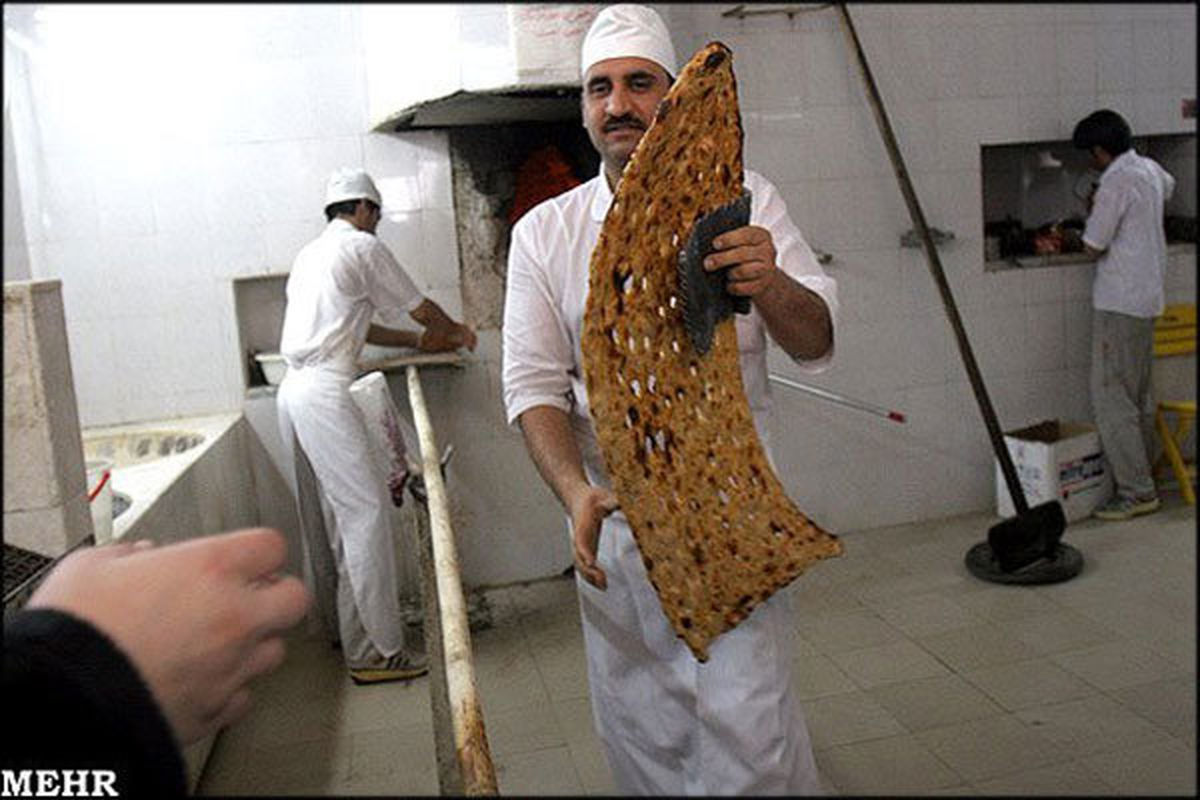   بنر نصب شده روی دیوار یک نانوایی جلب توجه کرد 