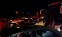 بدرقه تراکتور در ترافیک با رقص و پایکوبی
