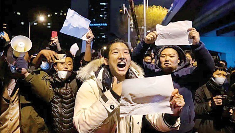 چین با آن همه محدودیت، صدای معترضان را شنید
