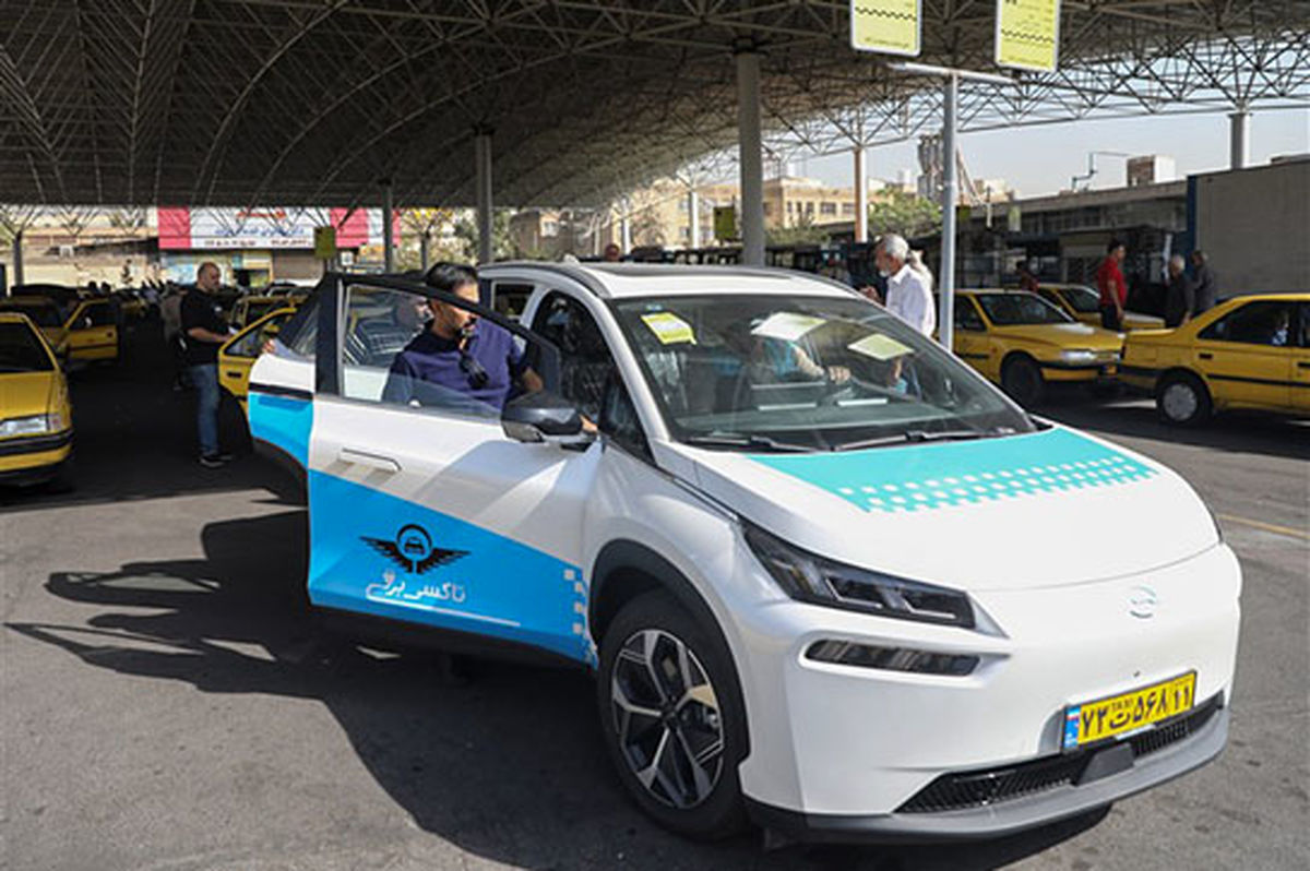 کسر اقساط از حساب برخی تاکسیران‌ها قبل از تحویل تاکسی برقی!