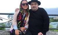 عکس جدید و خانوادگی اکبر عبدی در یک فست‌فودی
