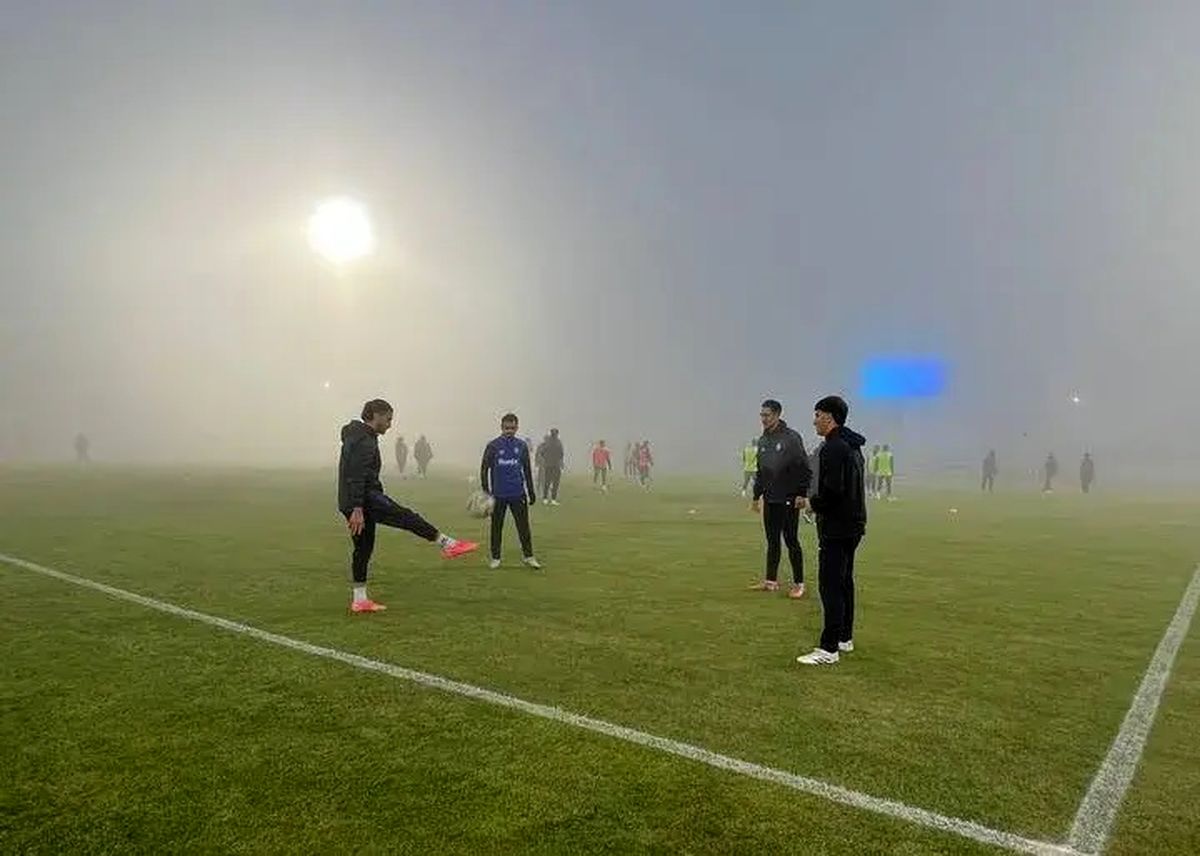 مه غلیظ بازی لیگ برتری را به تعویق انداخت