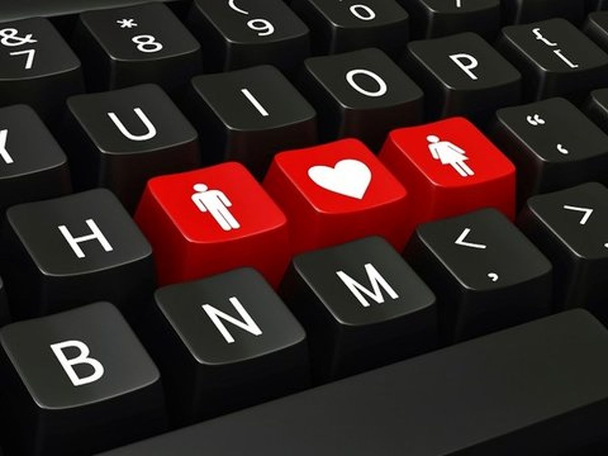   تبلیغ عجیب مجری صداوسیما برای یک سایت همسریابی! 