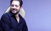 تصویری از بهرام رادان و همسرش در ساحل یونان