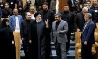 عکسی عجیب از بادیگارد رئیسی در یک مراسم رسمی
