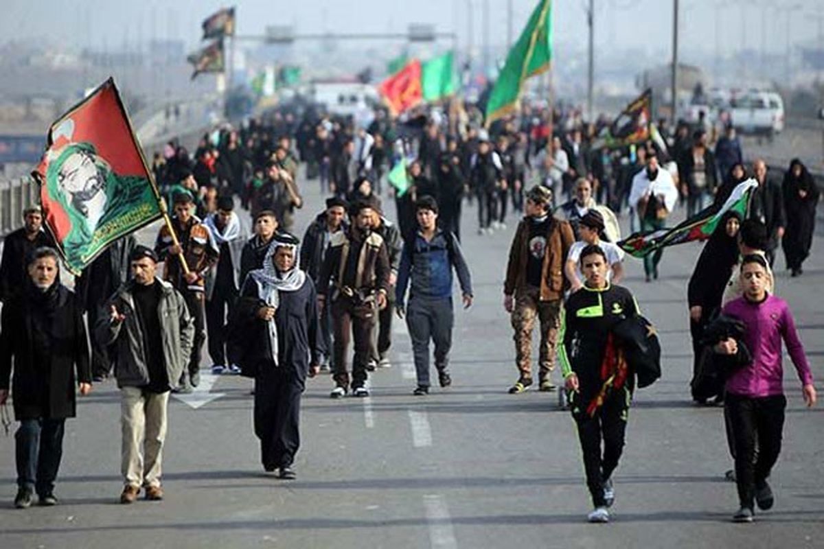 پرچم ایران در پیاده‌روی اربعین پایین کشیده شد