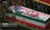 تصاویر وداع مردم هرمزگان با شهید تنگسیری