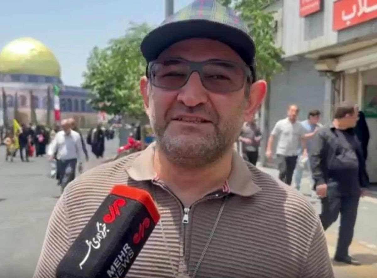 حضور بازیگر سریال پایتخت در نماز جمعه امروز