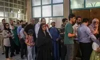 عکس خاص دو دختر پای صندوق رای پربازتاب شد
