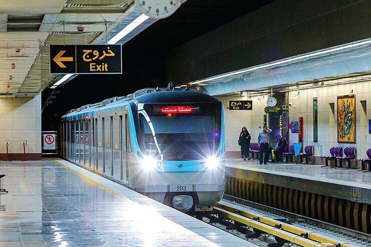 تحریف عجیب شعر فردوسی در کتیبههای مترو