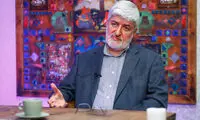 مطهری: چه کسی باید جلوی کسی که نافش را بیرون گذاشته بگیرد؟