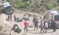 تصادف هولناک اتوبوس زائران گلستانی با ۹ خودرو 
