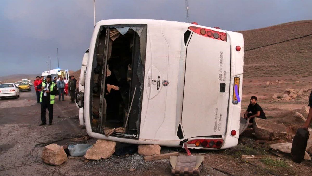 جزئیات حادثه واژگونی اتوبوس مشهد