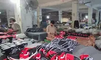 مراحل دیدنی تولید انبوه کفش دست‌دوز در پاکستان