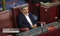 نکته جنجالی از عکس احمدی‌نژاد در بزرگداشت رئیسی
