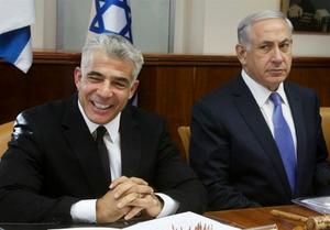 نخست‌وزیر پیشین اسرائیل: نتانیاهو باید عزل شود