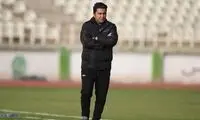 سرمربی لیگ برتری با ویلچر به ورزشگاه آمد!